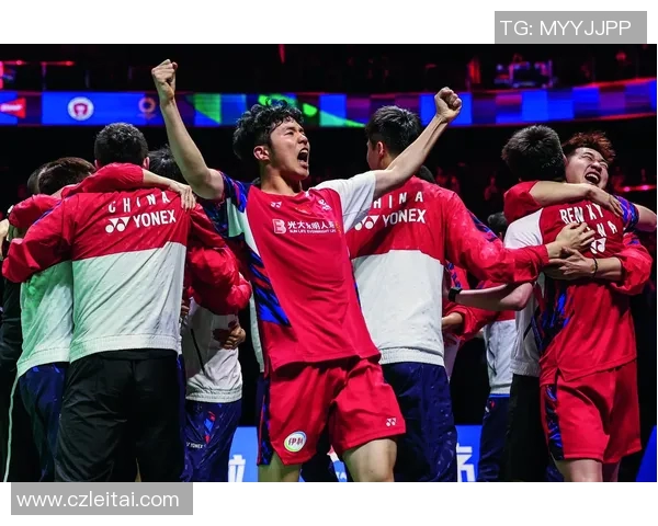 足球星轨迹见证绿茵传奇岁月点亮梦想与荣耀征程